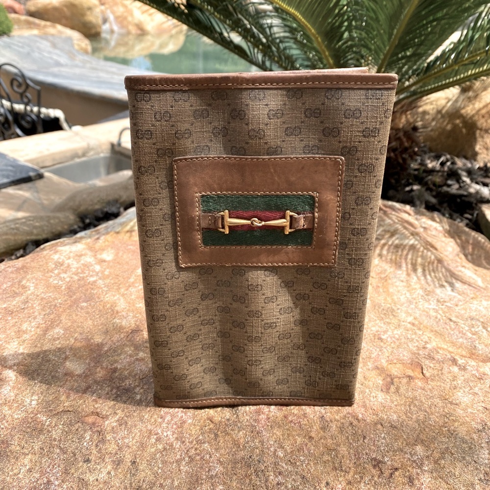 Authentic vintage horsebit GUCCI Tv guide monogram book magazine cover display